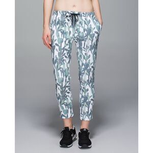 Lululemon Jet Crop Slim Trouser in Mini Prickly Pear White Multi / White